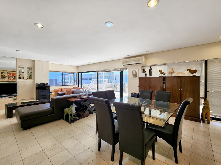 4 Bedroom Property for Sale in Sea Point Western Cape